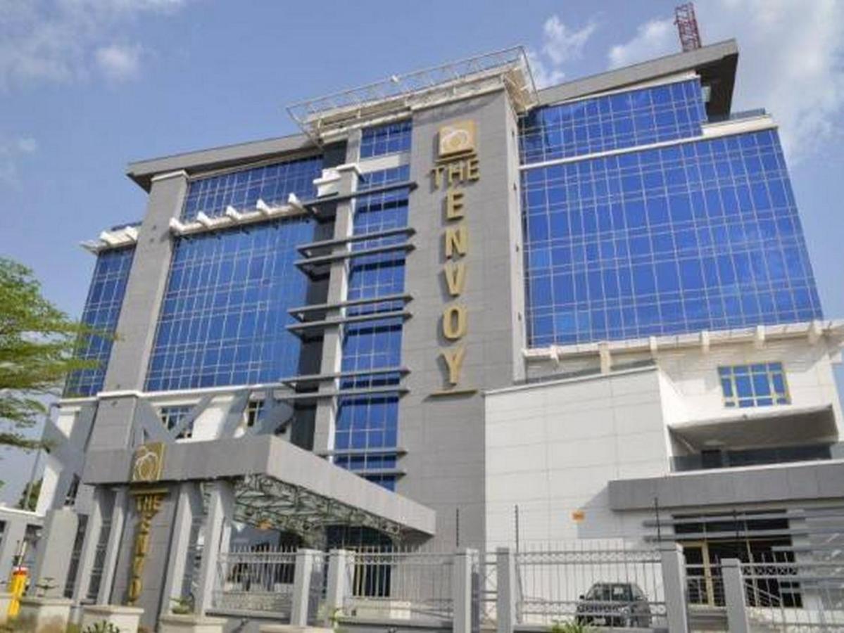 Room In Lodge - The Envoy Hotel And Suites Abuja Esterno foto