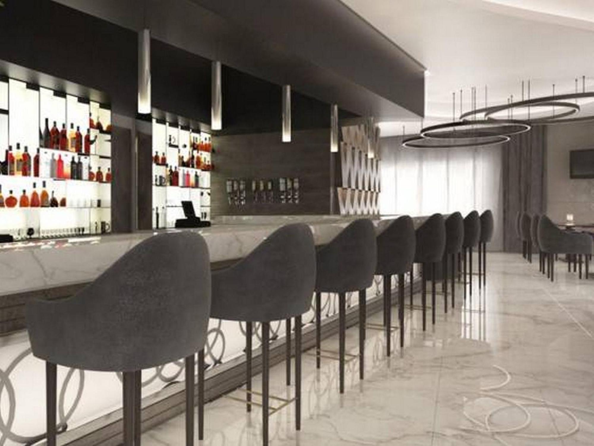 Room In Lodge - The Envoy Hotel And Suites Abuja Esterno foto