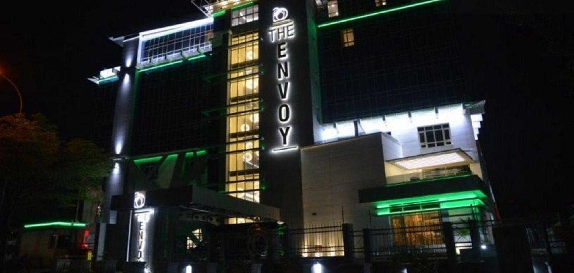 Room In Lodge - The Envoy Hotel And Suites Abuja Esterno foto